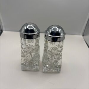 Anchor Hocking EAPC Prescut STAR of DAVID Clear Salt & Pepper Shakers Dome Lids.